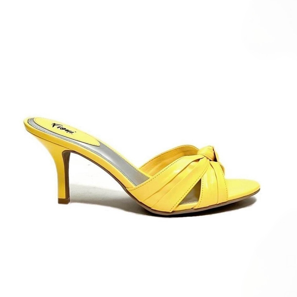 Vintage Y2K deadstock yellow vegan leather knotted polly style heels